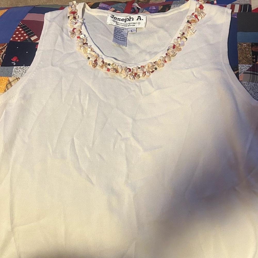 Vintage Sleeveless Blouse withBead and Shell Neckline